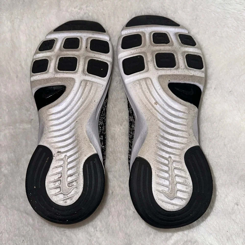 NIKE Womens Black And White Move‎ To Zero Lace Up Trainers Shoes EU 39.5 UK 6.5